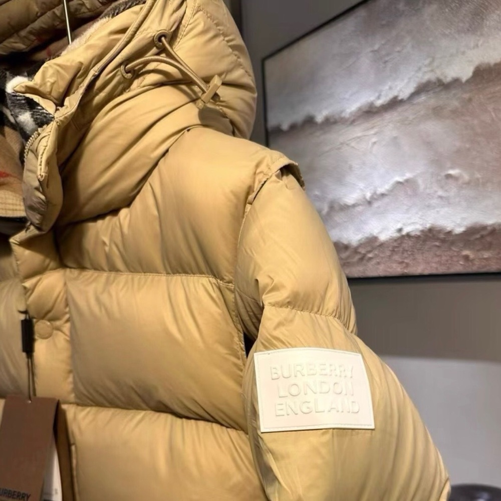 Burberry Beige Puffer Jacket for Men - Picture 2 of 9